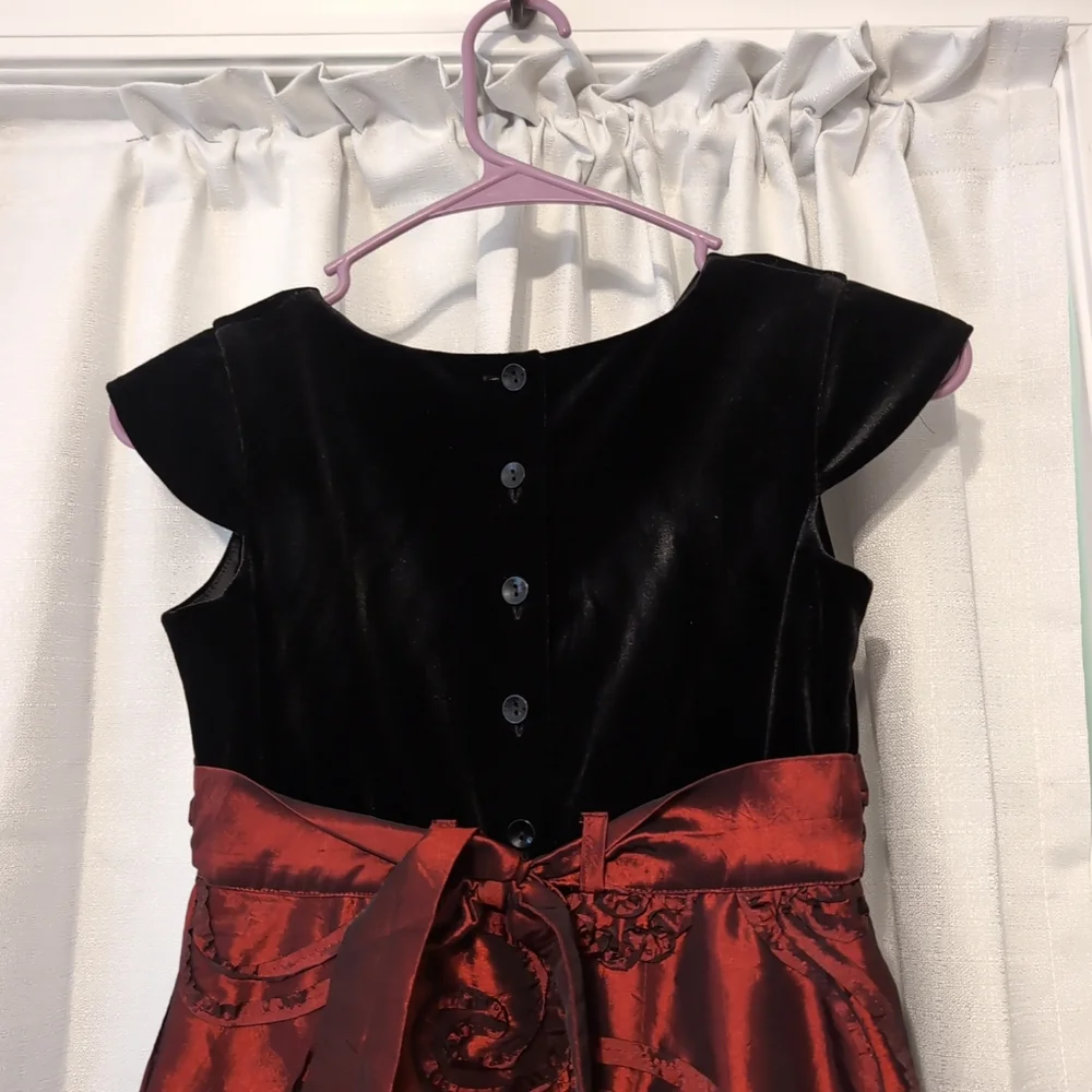 Special Occasion Girl's Dress Velvety Bodice‎ Red Skirt Size 11